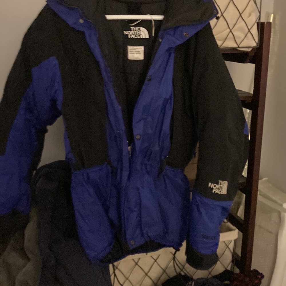 Vintage the north face gore Tex coat from the early 90s excellent condition.